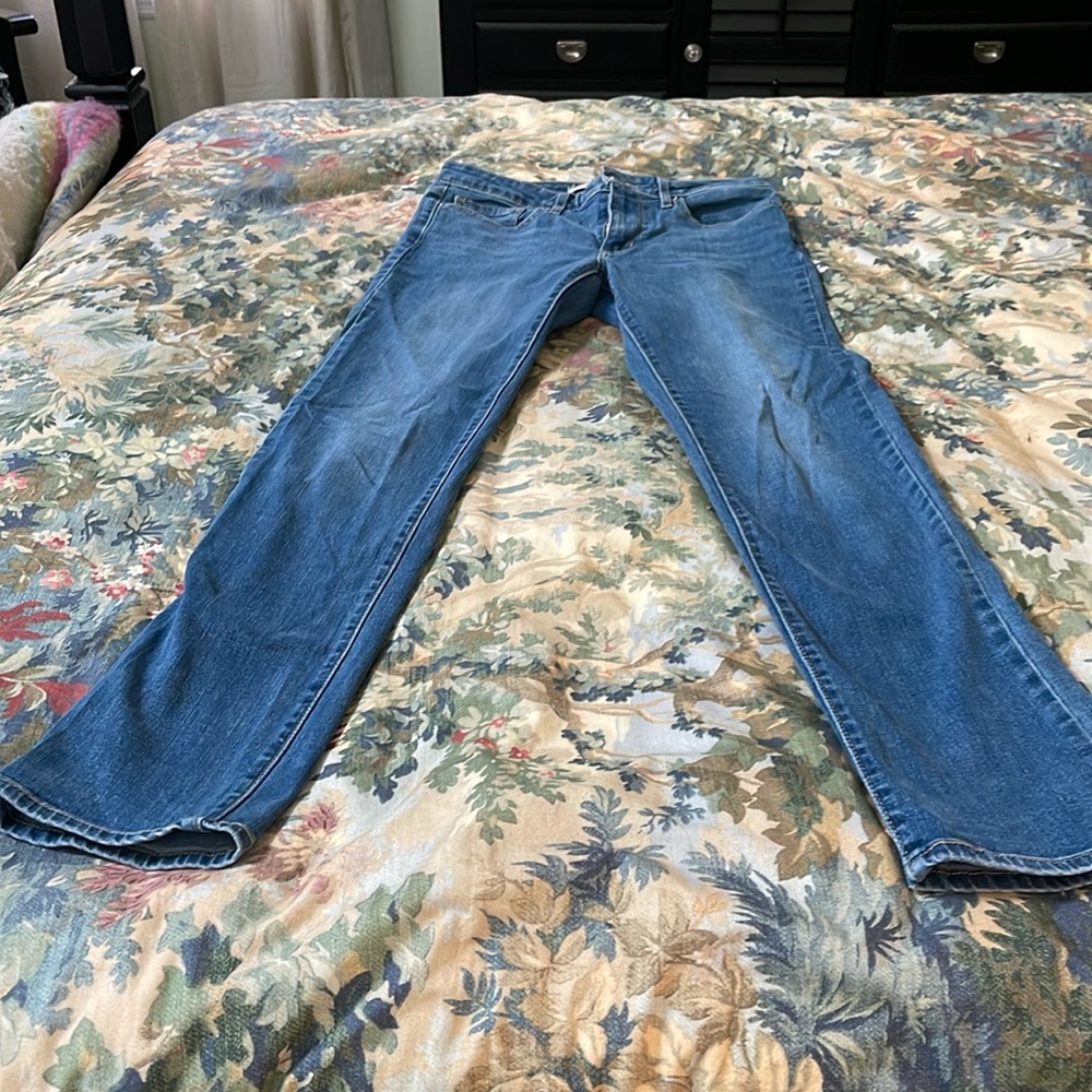 Women’s Levi’s 712 slim